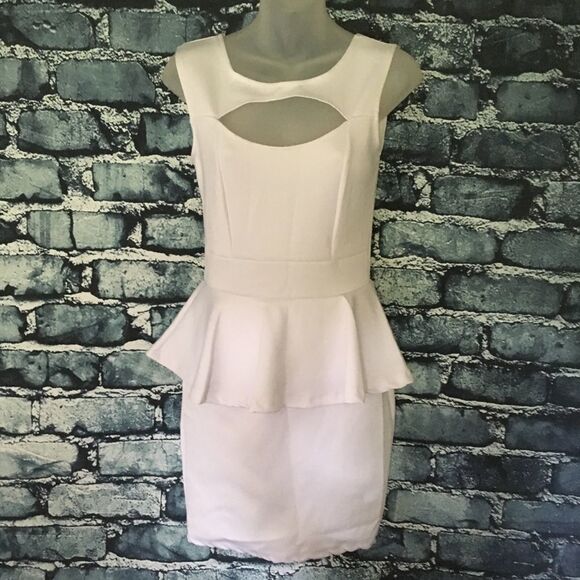 Small white form fitting dress Nwot - Picture 2 of 5